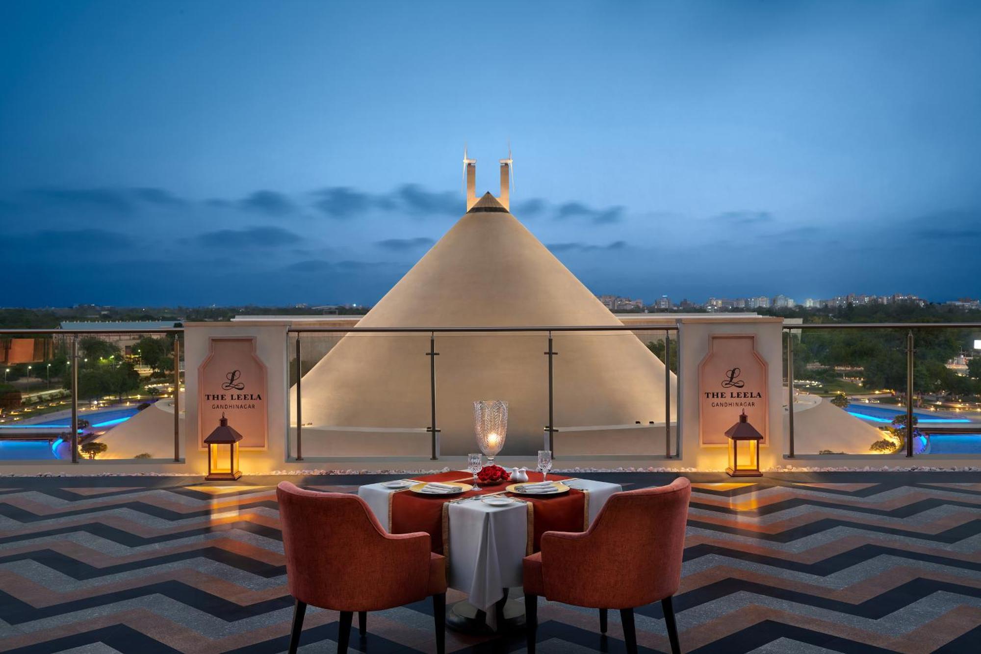 The Leela Gandhinagar Exterior foto