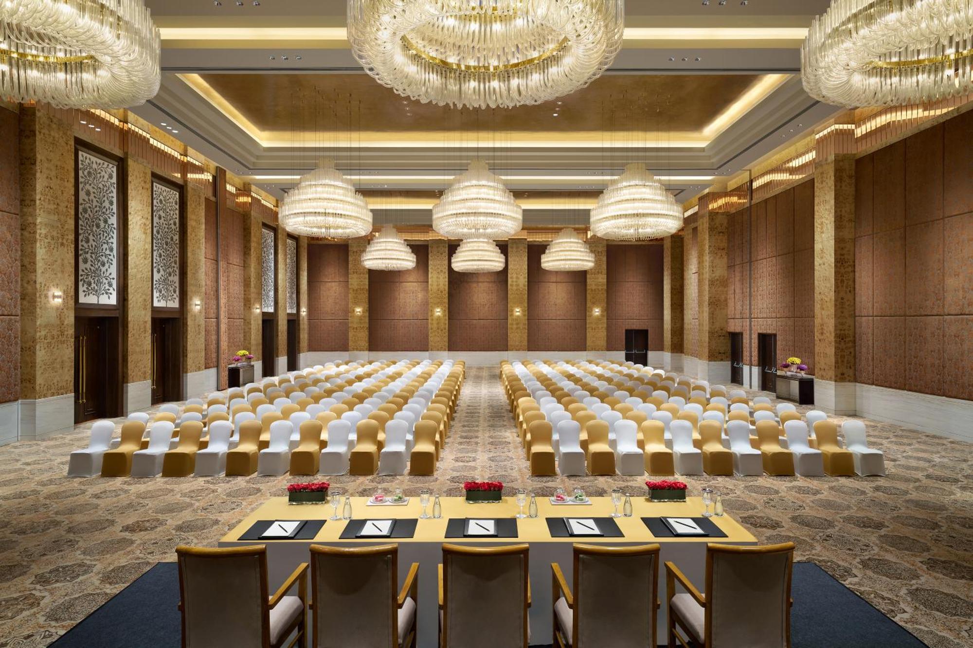 The Leela Gandhinagar Exterior foto